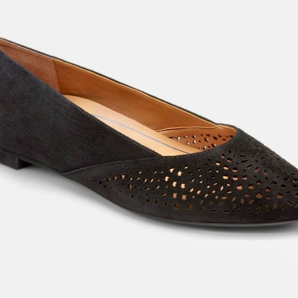 Vionic Carmella flats, size 9